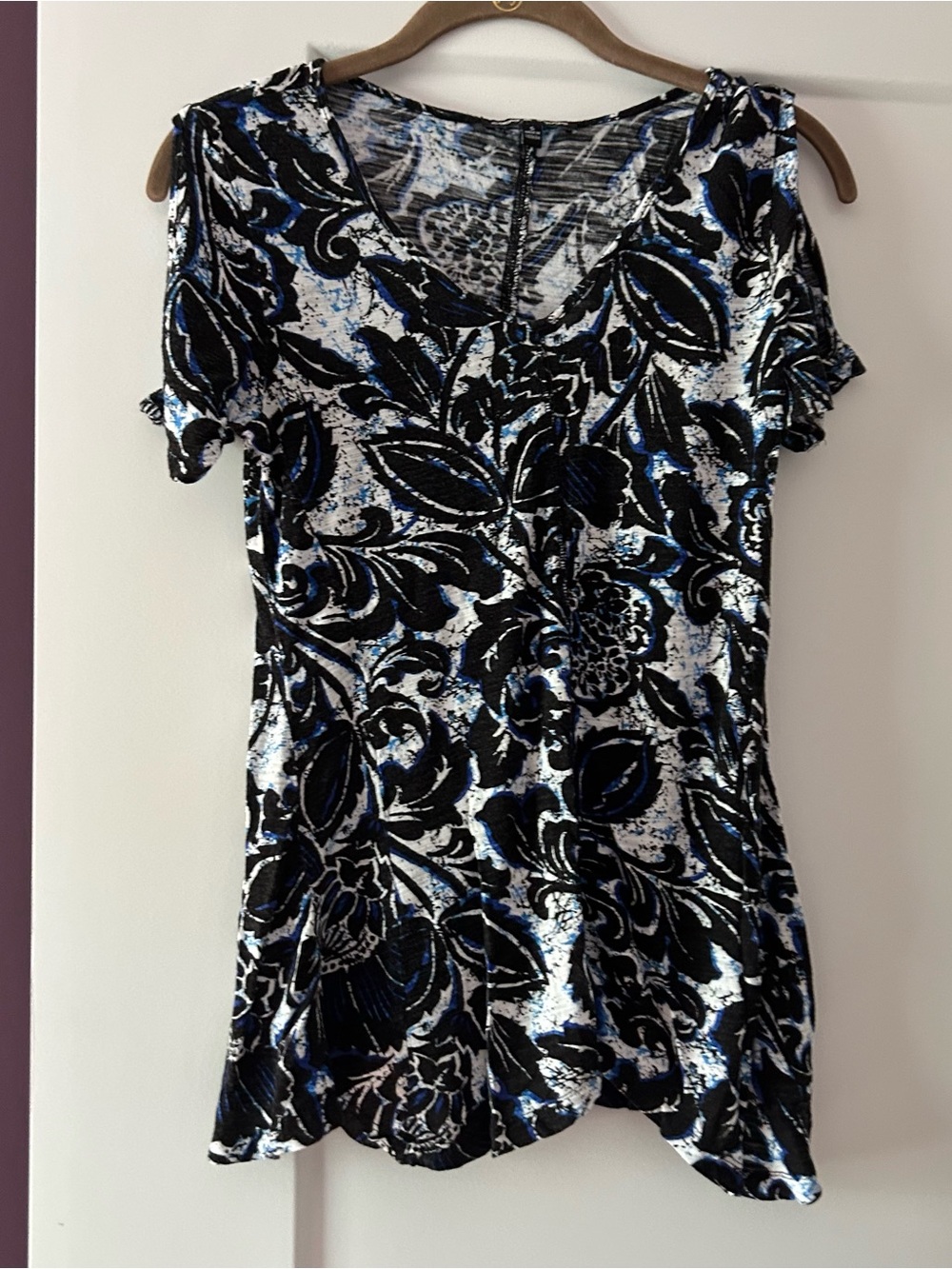 Women's Black & White Floral Cold Shoulder Tunic Top
